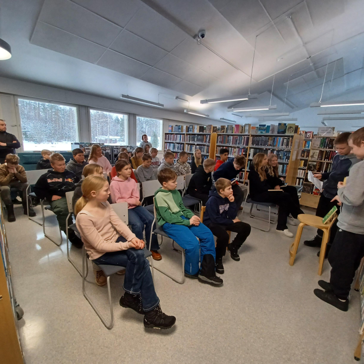 7.-luokkalaiset vinkkaavat 5. -luokkalaisille.