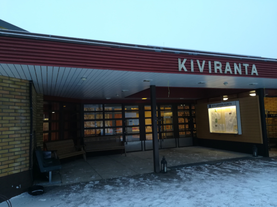 Kivirannan sisääntulo.