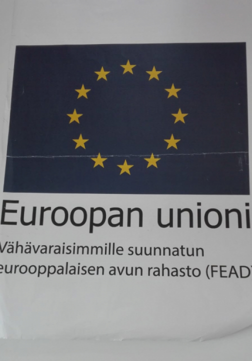 Kuvassa juliste , jossa EU:n lippu ja teksti: Vähävaraisimmille suunnatun eurooppalaisen avun s