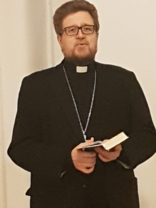 Inkerin kirkon pappi Ville Melanen