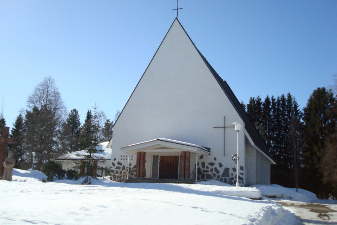 Kuvassa talvinen Kyyjärven kirkko 