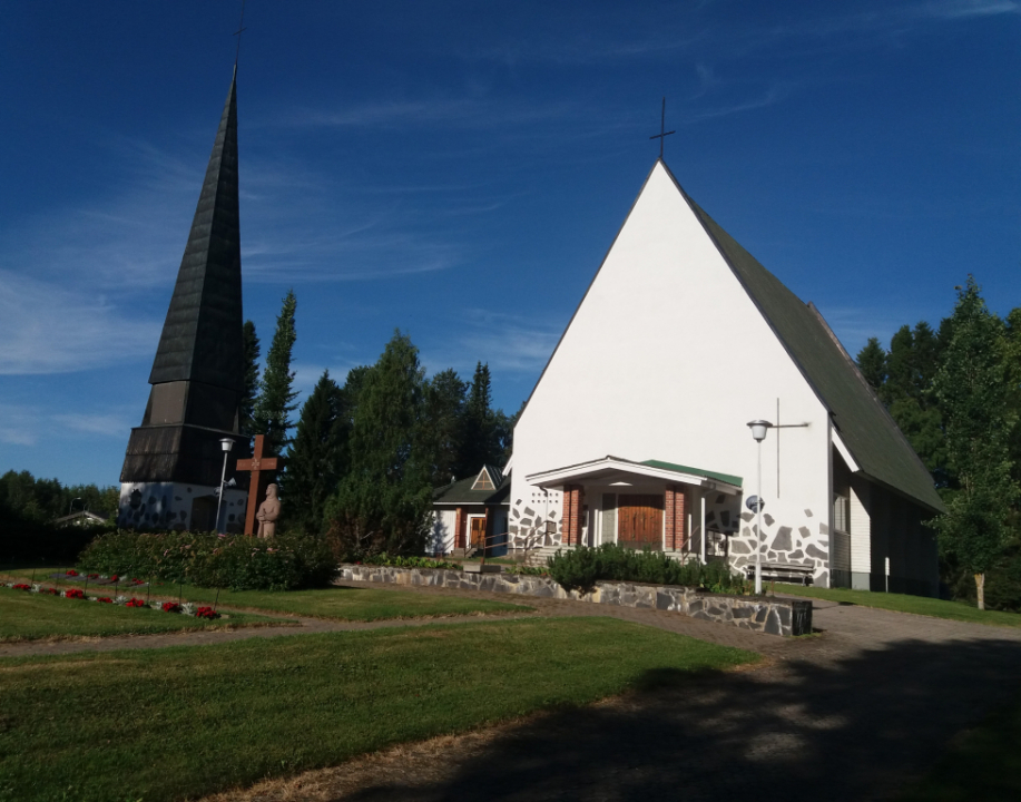 Kyyjärven kirkko kesäaikaan