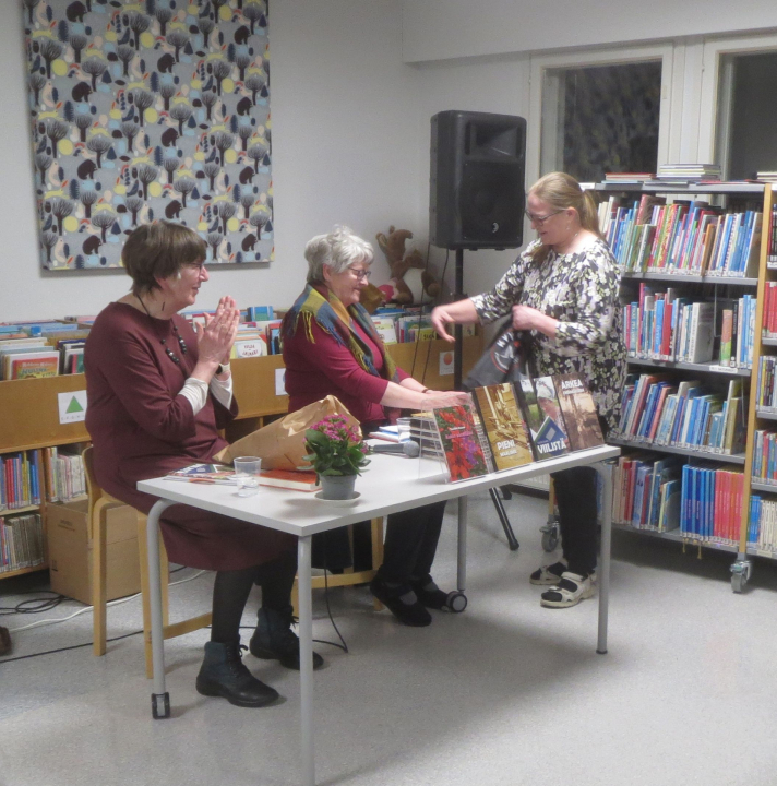 Tuula, Tuulikki ja Maarit.