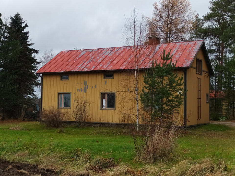 Julkisivu