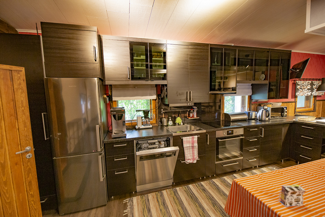 sahapakan kokoustilan keittiö.