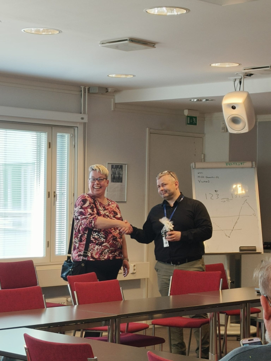 Kunnanjohtaja Kati Tiala ja toimitusjohtaja Taneli Mikkola