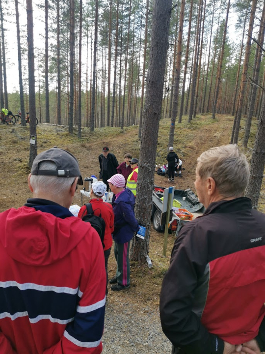 Rento seurustelu ja maisemien katselu veivät ajatukset arjesta.