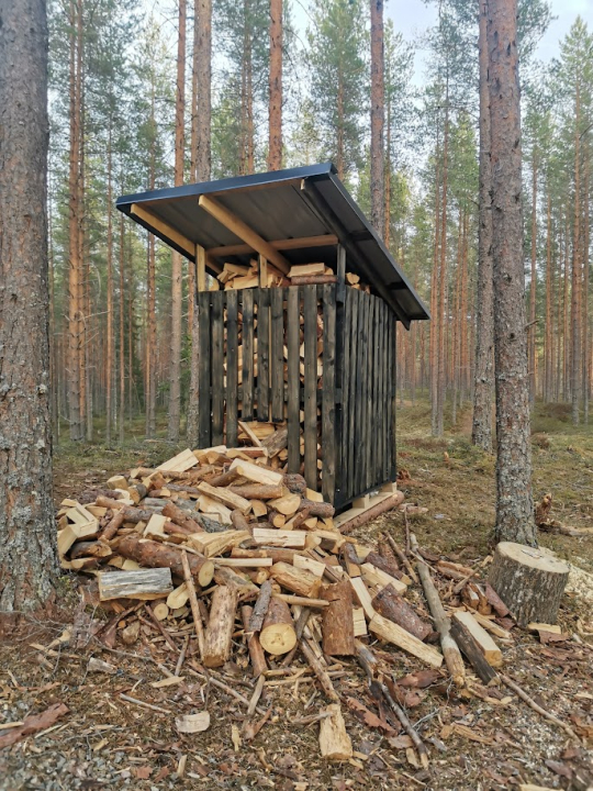 Uusi puuvaja odottaa käyttäjiään – muistathan kuitenkin, että maastopalovaroituksen aikana tulta ei saa sytyttää.