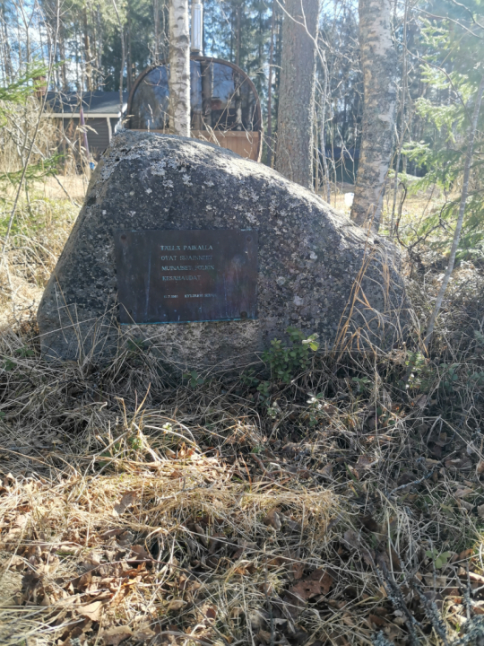 Suokannassa sijaitsee muinainen kesähautapaikka. Muistomerkki on ollut vuodesta 1985 kyseisellä paikalla