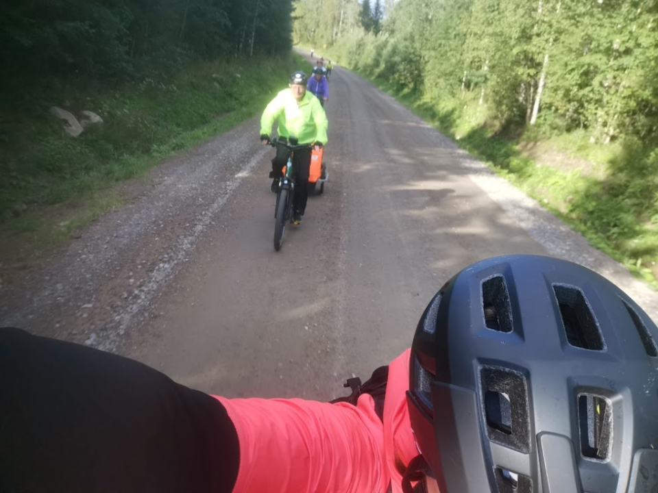 hyväntekeväisyys pyöräilijät