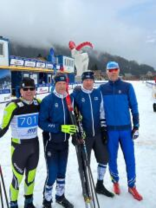 Suomelle MM hopeaa M-60 4 x 5 km  Sveitsistä 13.3.2025. Joukkueessa vas. oik. Arto, Stefan, Jarmo ja Harri